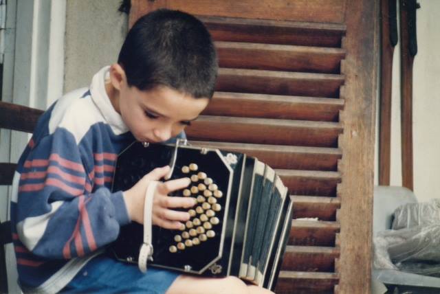 De chiquito en la casa de Goyo Barja